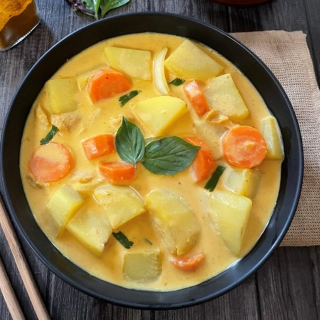 72. Yellow Curry (A la Carte).